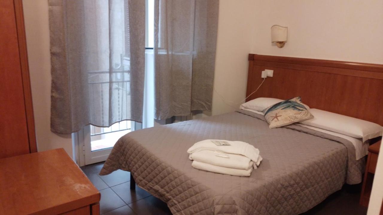Roma Termini Tina Ya B&B Exterior photo